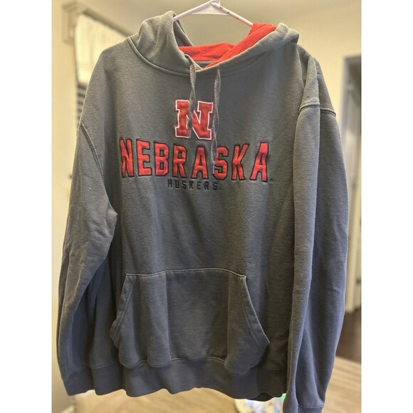 Stadium Athletics Men's Charcoal Grey Pull-over Hoodie. Go Nebraska Cornhuskers! - Picture 1 of 6